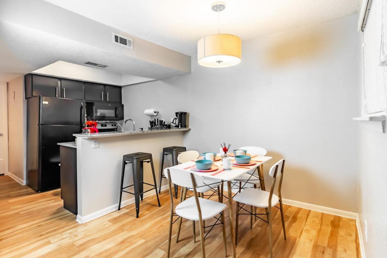Efficiency 2Br King Bed Suites Next To Downtown Austin Esterno foto